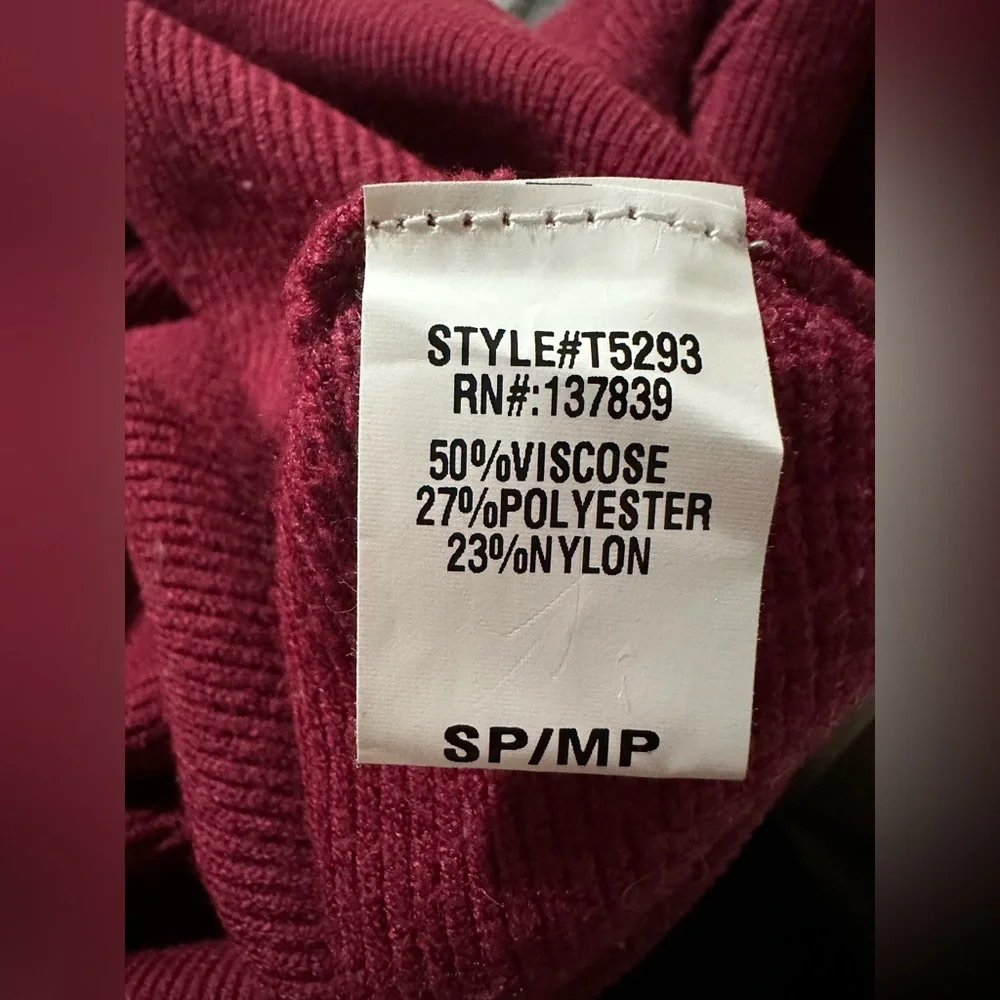 Short Story SP/MP red cropped sweater. - Picture 3 of 3